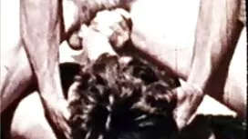مرغ سرخ شده در صندلی ...