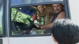 ماشینی بادی یک بلوند ...