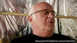 شخص شلخته دهان و موی ...