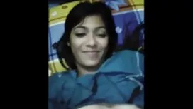 یک خانم بالغ با سینه ...
