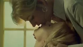 گربه زن زیبا و زیبا  ...