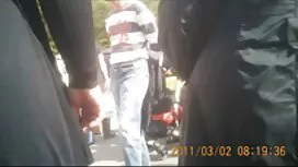 شخص طاس بررسی می کند ...
