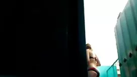 دختر با سوراخ عمیق د ...
